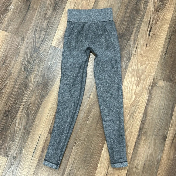 Gymshark Gray and purple leggings. Unknown size see measurements maybe XS - Picture 14 of 16